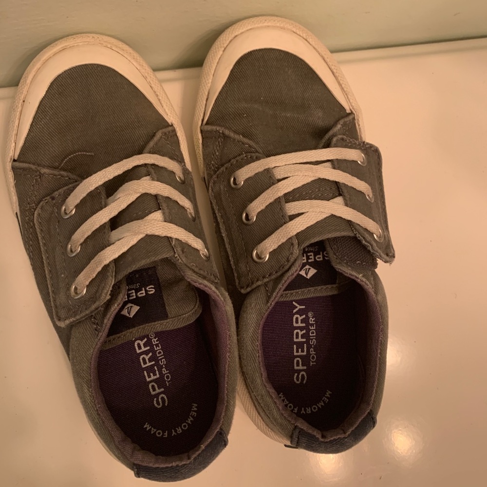 Toddler Sperry shoes